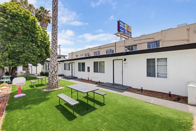 1007 Hornblend Street, San Diego, CA 92109