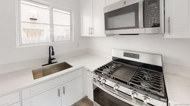 1007 Hornblend Street, San Diego, CA 92109