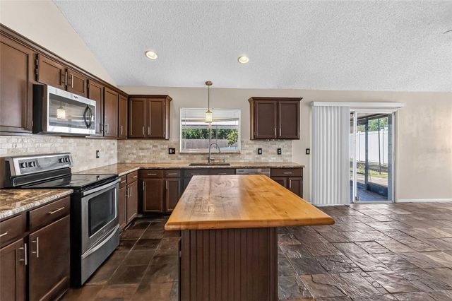 2738 FOXWOOD COURT, Orlando, FL 32818