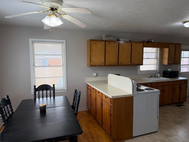 145 CUMBERLAND ST, Savannah, TN 38372