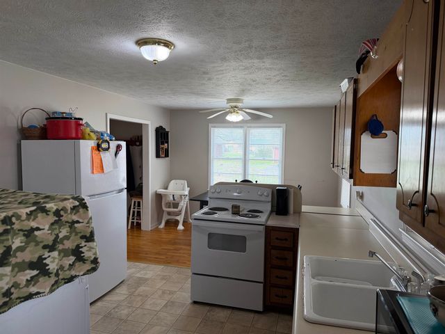 145 CUMBERLAND ST, Savannah, TN 38372