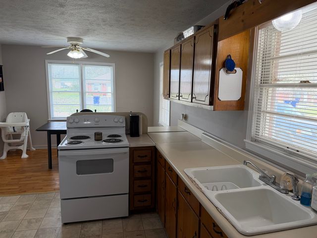 145 CUMBERLAND ST, Savannah, TN 38372