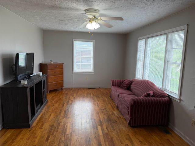 145 CUMBERLAND ST, Savannah, TN 38372