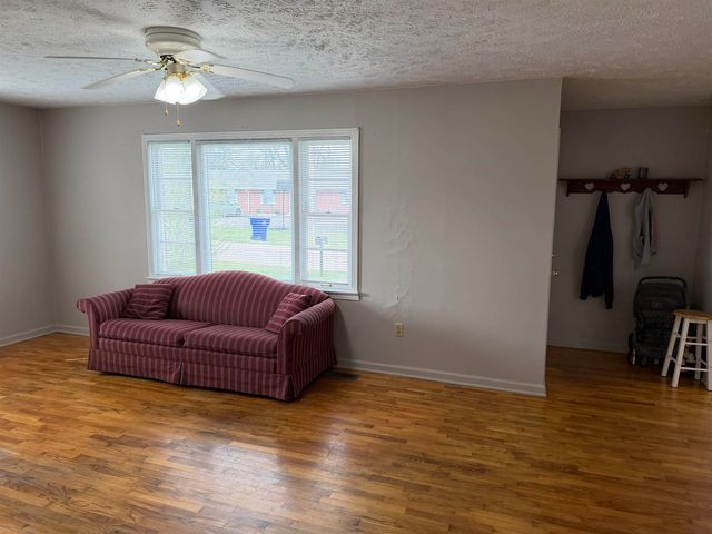 145 CUMBERLAND ST, Savannah, TN 38372