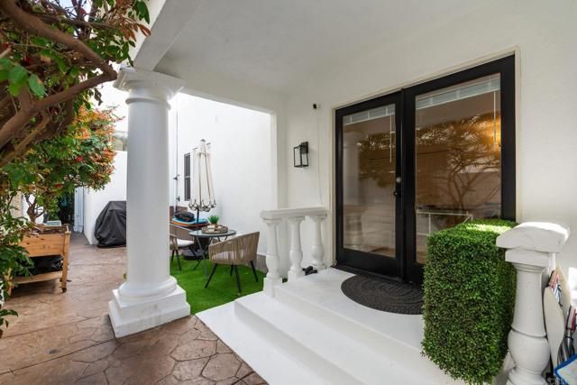 208 S Pacific Street, Oceanside, CA 92054