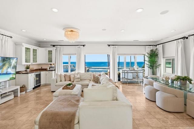 208 S Pacific Street, Oceanside, CA 92054