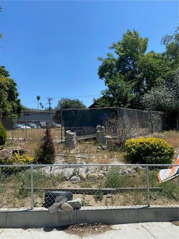 220 W Big Springs Road, Riverside, CA 92507