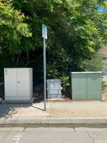 220 W Big Springs Road, Riverside, CA 92507