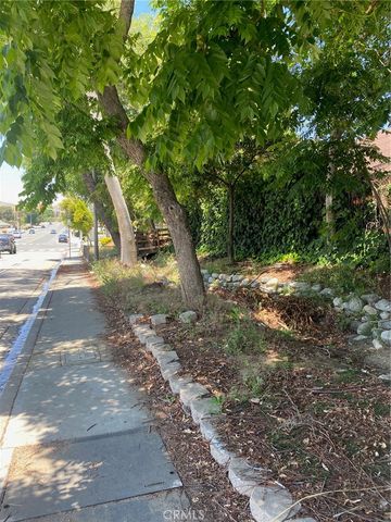 220 W Big Springs Road, Riverside, CA 92507