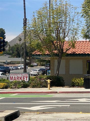 220 W Big Springs Road, Riverside, CA 92507