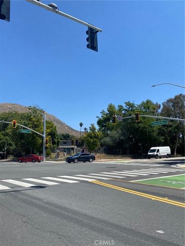 220 W Big Springs Road, Riverside, CA 92507