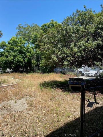 220 W Big Springs Road, Riverside, CA 92507