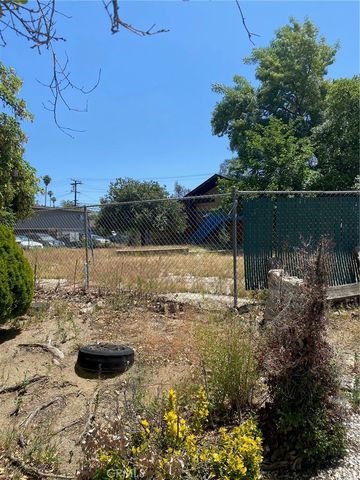 220 W Big Springs Road, Riverside, CA 92507