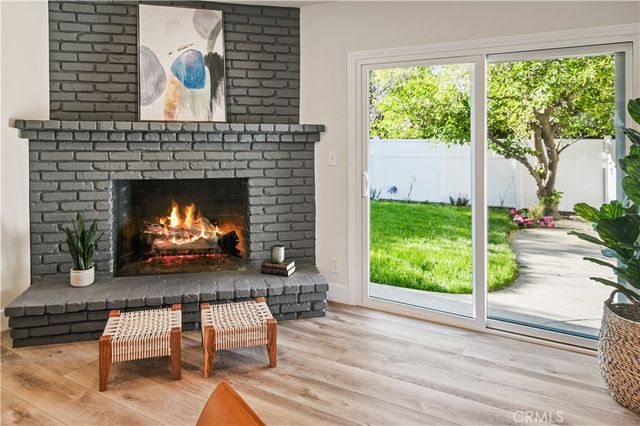 19029 Calvert Street, Tarzana, CA 91335