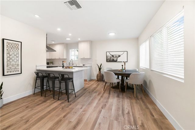 19029 Calvert Street, Tarzana, CA 91335