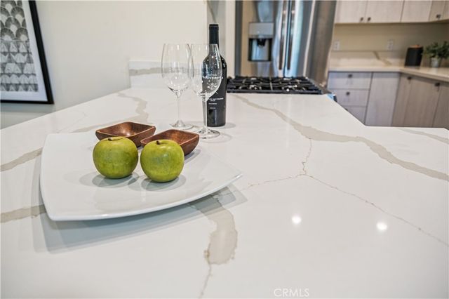 19029 Calvert Street, Tarzana, CA 91335
