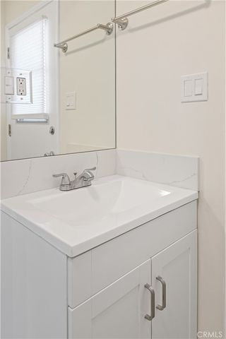 19029 Calvert Street, Tarzana, CA 91335