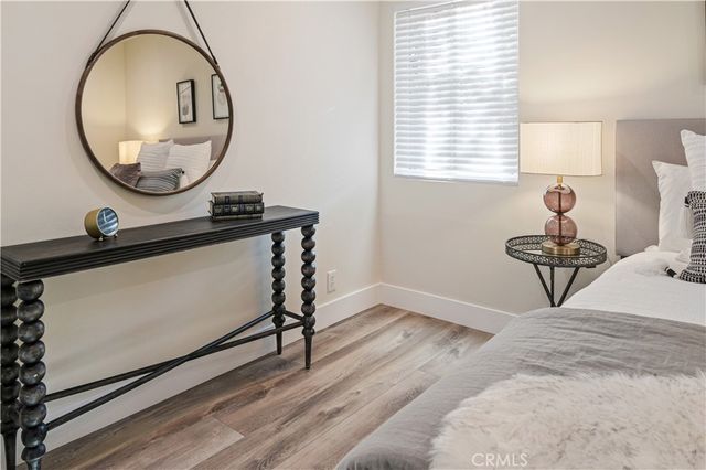 19029 Calvert Street, Tarzana, CA 91335