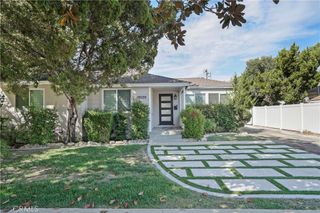 19029 Calvert Street, Tarzana, CA 91335