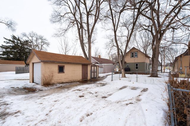 221 25th Avenue N, Saint Cloud, MN 56303