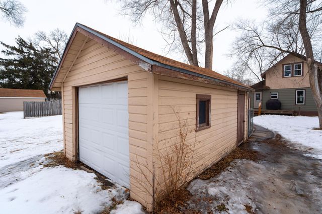 221 25th Avenue N, Saint Cloud, MN 56303