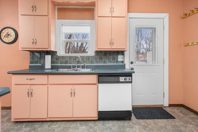 221 25th Avenue N, Saint Cloud, MN 56303