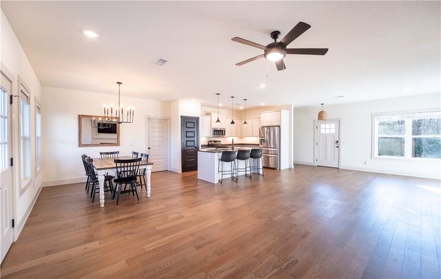 7 Cresswell Drive, Bella Vista, AR 72714