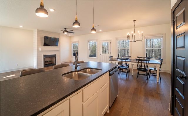 7 Cresswell Drive, Bella Vista, AR 72714