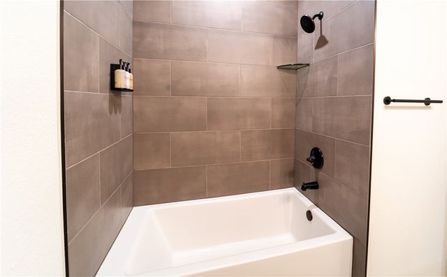 7 Cresswell Drive, Bella Vista, AR 72714