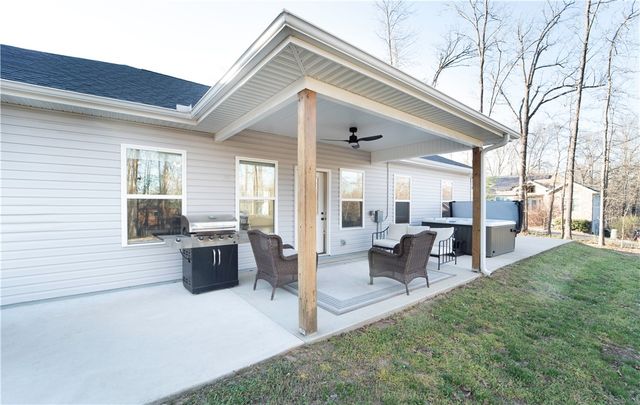 7 Cresswell Drive, Bella Vista, AR 72714