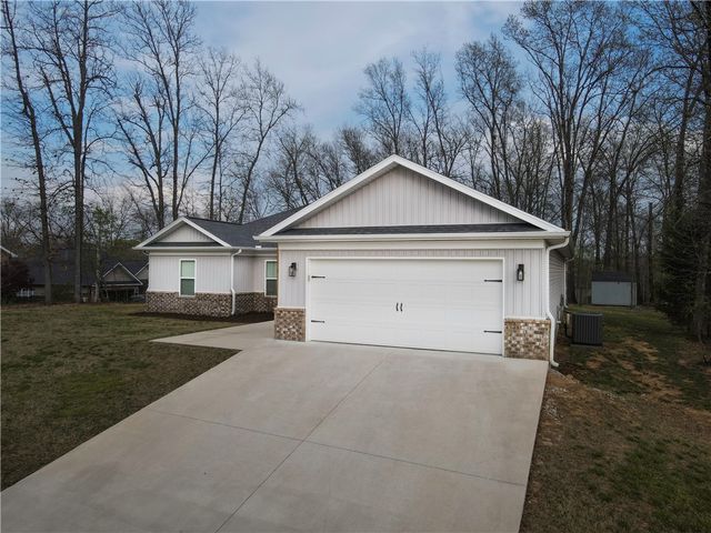 7 Cresswell Drive, Bella Vista, AR 72714