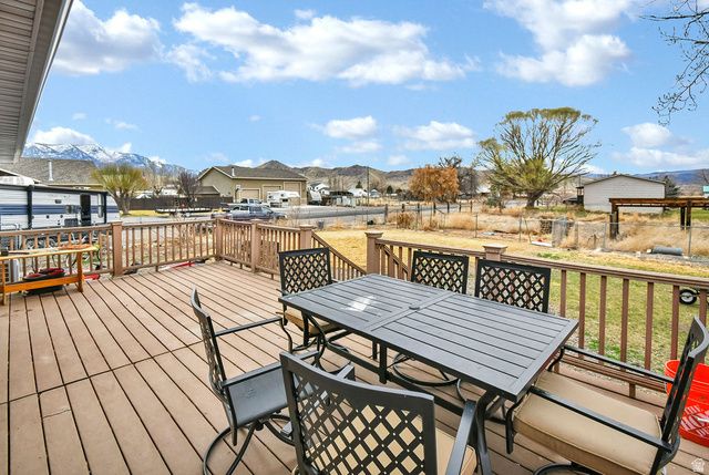 215 N MAIN ST, Glenwood, UT 84730