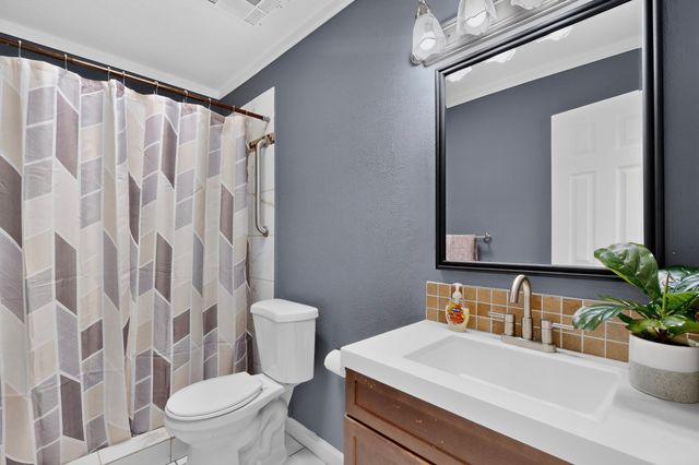 1463 Acequia Borrada, Santa Fe, NM 87507