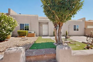 1463 Acequia Borrada, Santa Fe, NM 87507