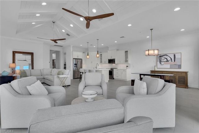 6585 Dominica DR 201, Naples, FL 34113