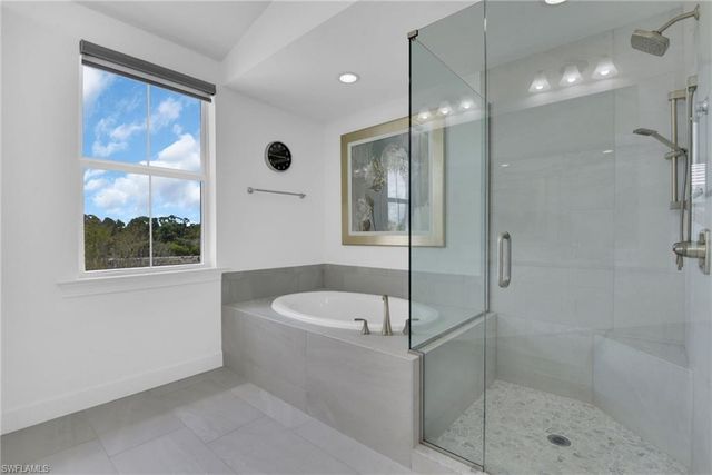 6585 Dominica DR 201, Naples, FL 34113