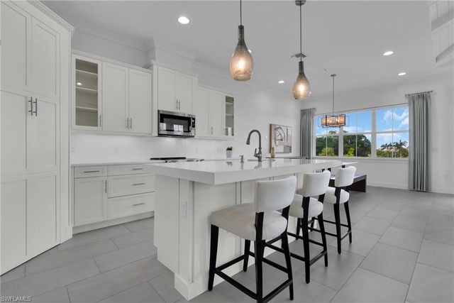 6585 Dominica DR 201, Naples, FL 34113