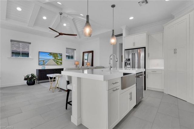 6585 Dominica DR 201, Naples, FL 34113