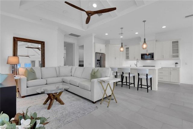 6585 Dominica DR 201, Naples, FL 34113