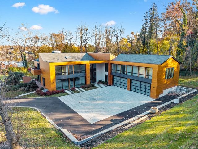 369 E Shore Road, Great Neck, NY 11023