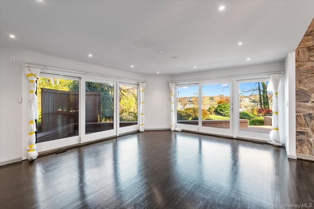 369 E Shore Road, Great Neck, NY 11023