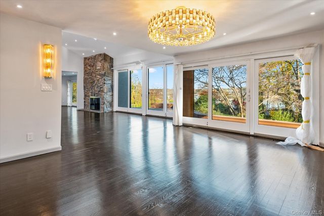 369 E Shore Road, Great Neck, NY 11023