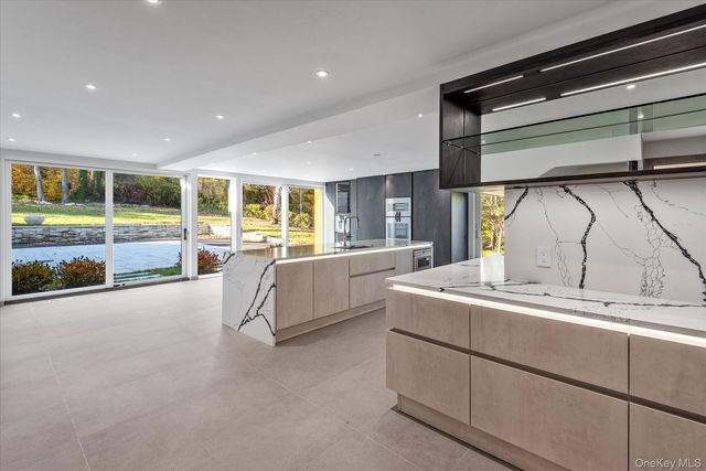 369 E Shore Road, Great Neck, NY 11023