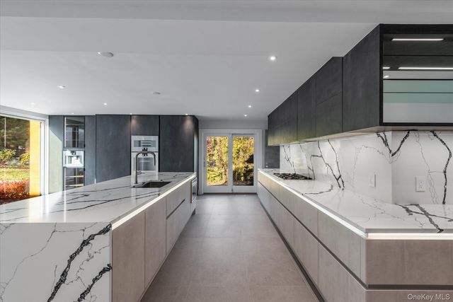 369 E Shore Road, Great Neck, NY 11023