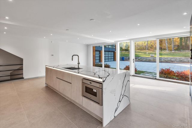 369 E Shore Road, Great Neck, NY 11023