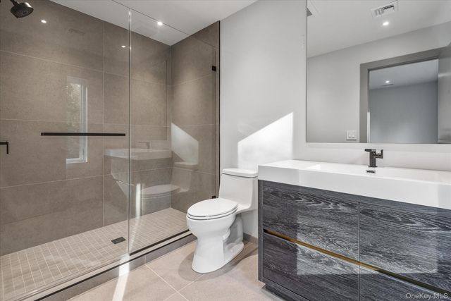 369 E Shore Road, Great Neck, NY 11023