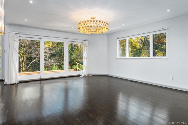 369 E Shore Road, Great Neck, NY 11023