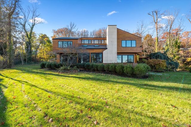 369 E Shore Road, Great Neck, NY 11023