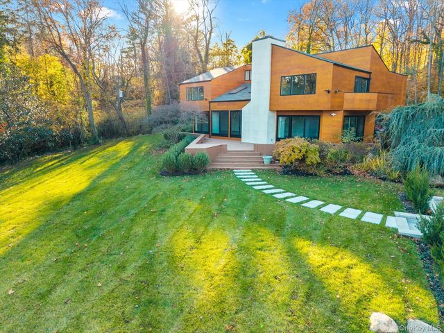 369 E Shore Road, Great Neck, NY 11023