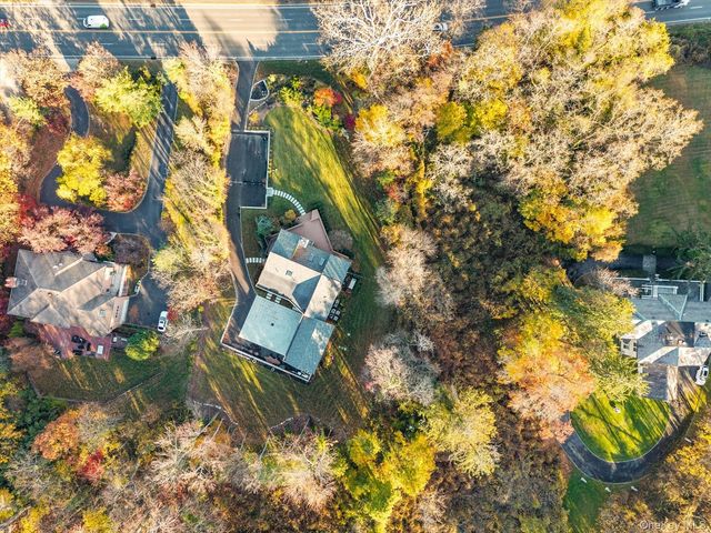 369 E Shore Road, Great Neck, NY 11023